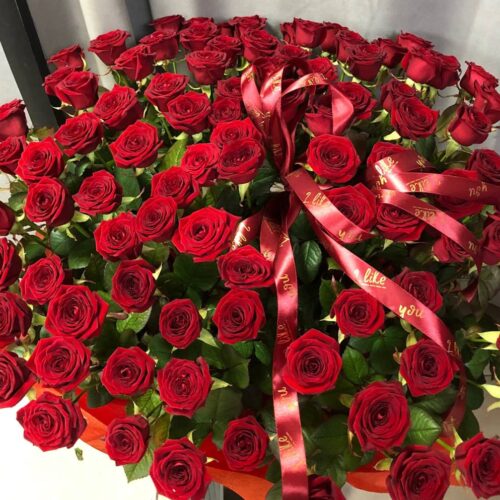🌹101 роза в корзине — элегантный и роскошный подарок, который подчеркнёт ваши чувства. ✨