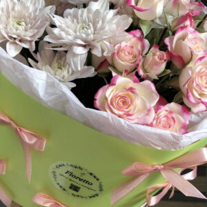 Букет из кустовой розы с бантиками🌸